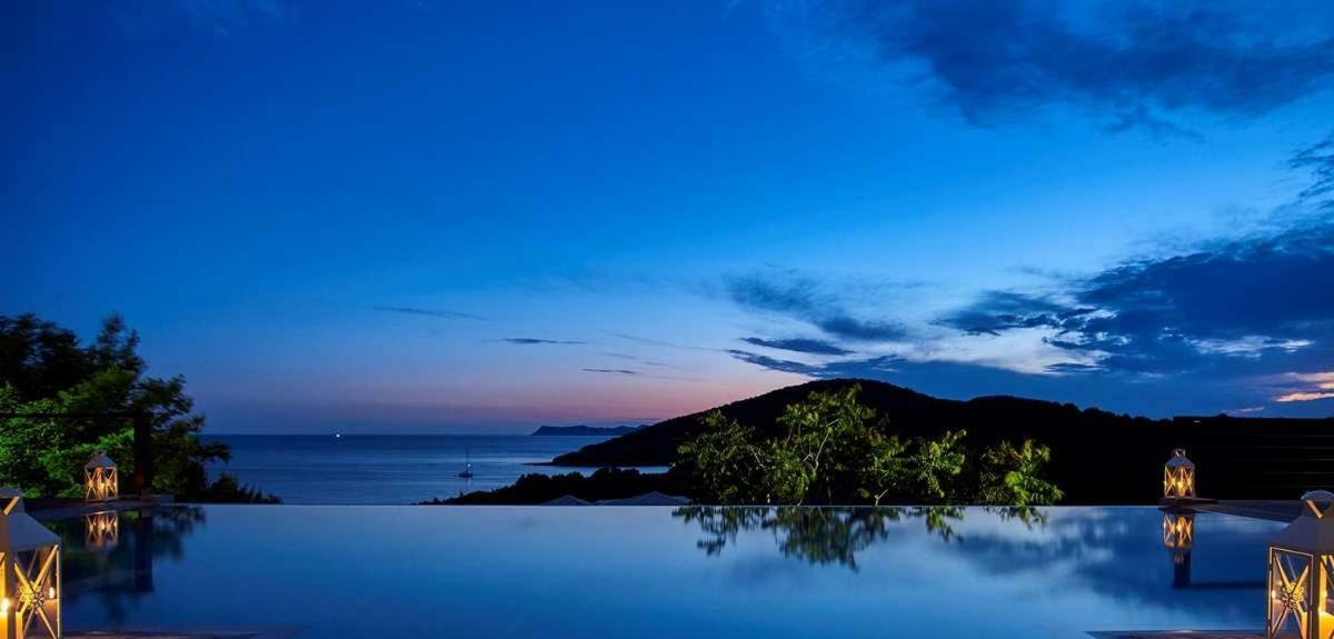 Villa Ioli- Beachfront Luxury Residence Игуменица Екстериор снимка